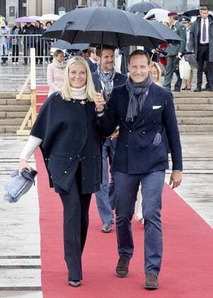 Oslo: Royals arrive for lunch on the royal yacht