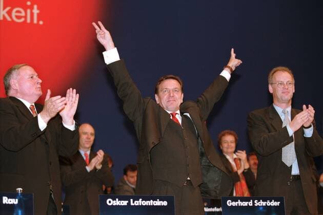 Gerhard Schröder becomes new Federal Chancellor, 25th anniversary on 27 October