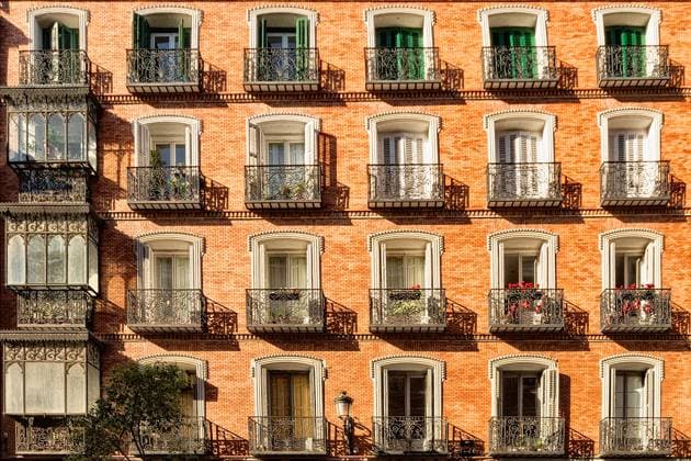 Calendar motifs: House fronts