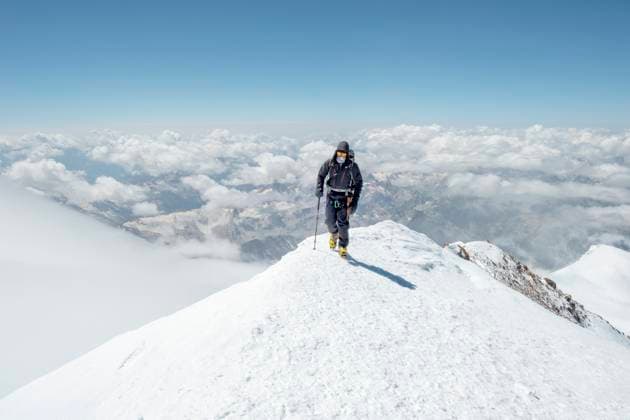 Caucasus: At least six mountaineers have died on Mount Elbrus; archive footage