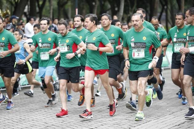 Mexico: President Pena Nieto takes part in popular race