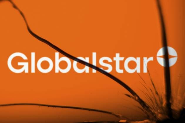 Amazon wants to buy satellite company Globalstar, archive images