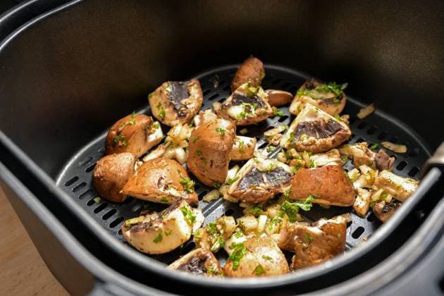 IMAGO Creative, Cooking with the Airfryer
