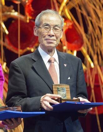 Yoshiaki Ishizawa Receives Ramon Magsaysay Award