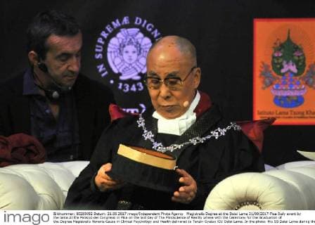 Dalai Lama at Magister Award in Pisa
