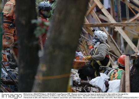 Earthquake in Mexico: Japanese helpers search for victims