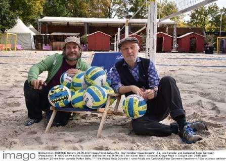 Cologne artist paint Molten balls for the anniversary of beach volleyball facility