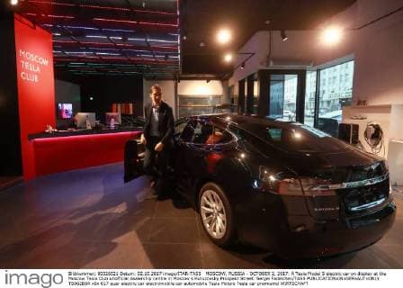 Moscow Tesla Club presents electric car Tesla Model S