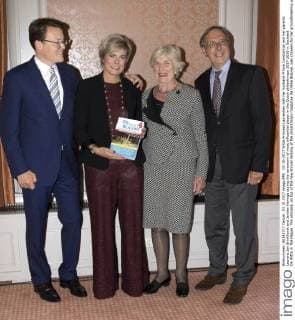Princess Laurentien and Constantijn award philanthropists