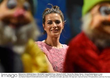 Cecilia Galeano at Schneewittchen Press meeting in Mexico