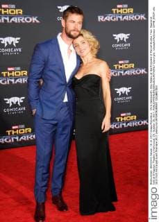 Thor: Ragnarok world premiere - Pataky and Hemsworth on the red carpet