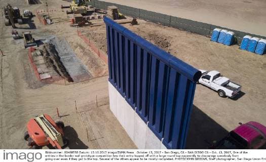 San Diego: First prototype for Mexico border wall completed