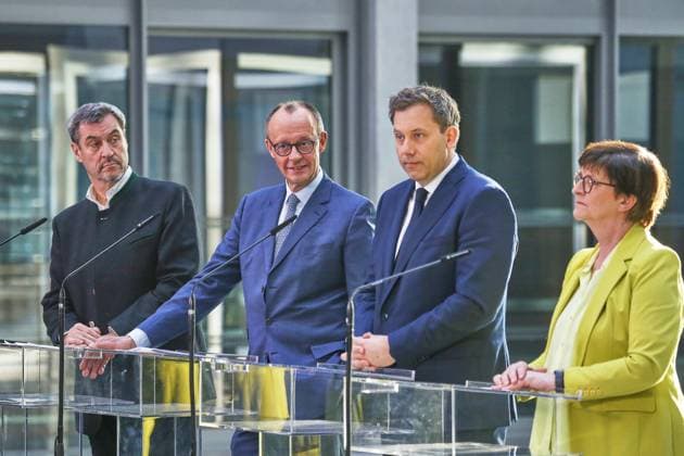 News topics of the week 10