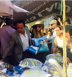Paris Hilton meets earthquake victims in Mexico