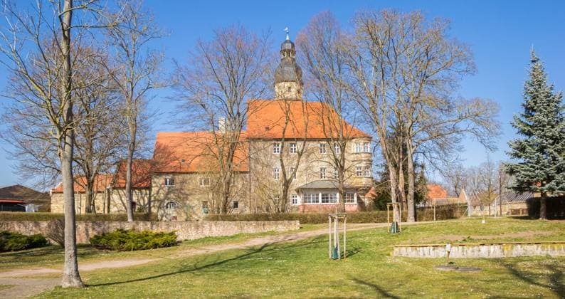 Schochwitz castle near Halle is auctioned off, archive images