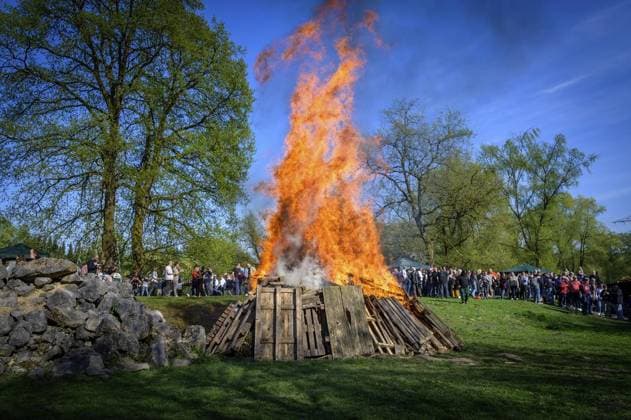 IMAGO Creative, Easter, Customs, Easter fire
