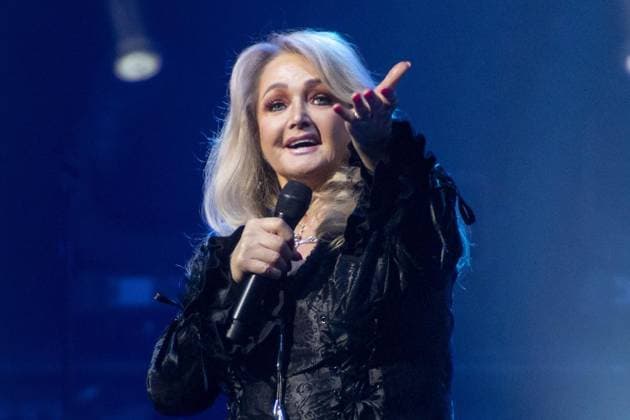 Bonnie Tyler has to undergo emergency surgery, archive pictures