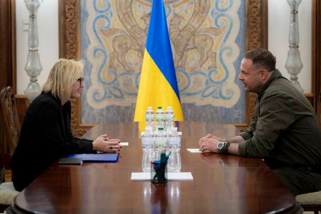 Ukraine, Ambassador of the USA Julie Davis announces resignation, archive pictures
