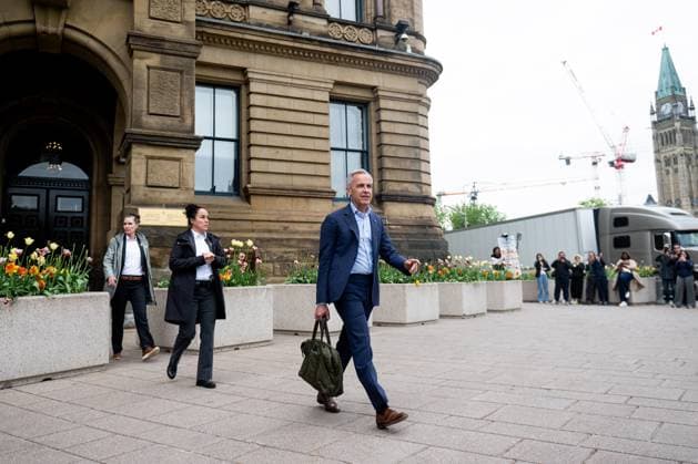 Canada, Cabinet meeting in Ottawa