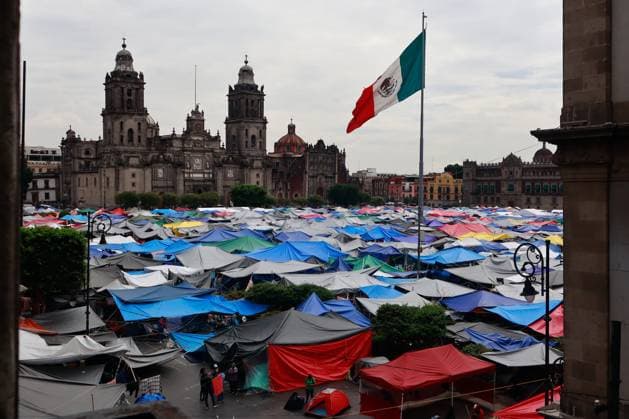 Mexico, teachers strike in Mexico City