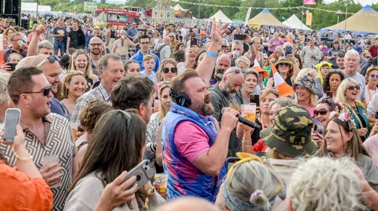 Wychwood Music Festival - Daniel Bedingfield concert