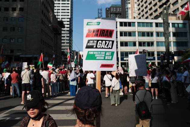 Canada, protest in favour of Iran and Palestine in Toronto