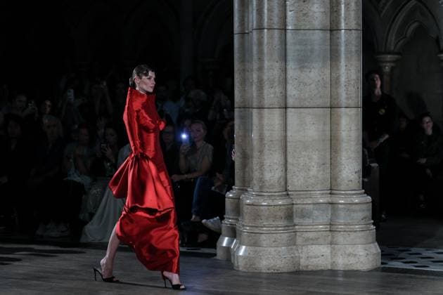 Paris Fashion Week, Lena Erziak fashion show