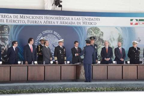 Mexico: Pena Nieto makes troop visit to Mexico City