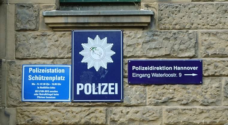 Lower Saxony: Five police officers in Hanover provisionally suspended from duty, archive images