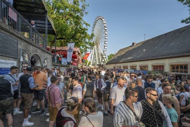 Bavaria, Erlangen bans several songs at Bergkirchweih folk festival due to misanthropy