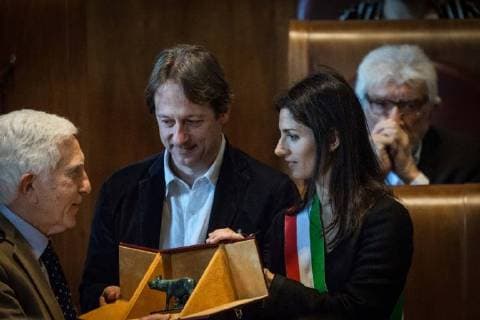 Mayor Raggi presents culture award of the city of Rome