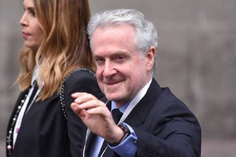 Mexico: Presidential candidate Santiago Creel on his way to the TV duel in Mexico City