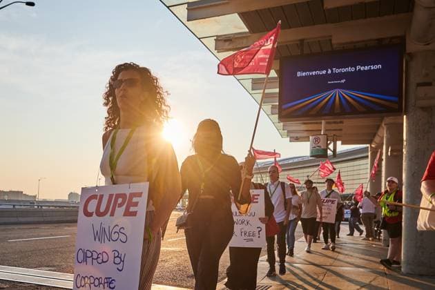 Canada, Air Canada flight attendants go on strike in Toronto, airline has to stop operations completely