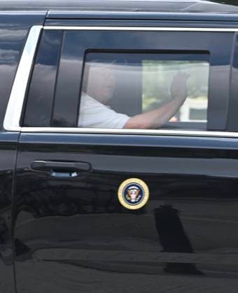 USA, Donald Trump leaves the White House and is on his way to Trump National Golf Club