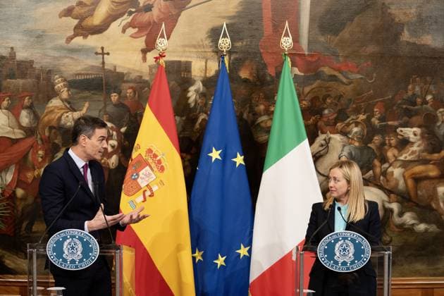 Italy calls for Spain to be expelled from the Schengen Area over the Ceuta crisis, archive footage