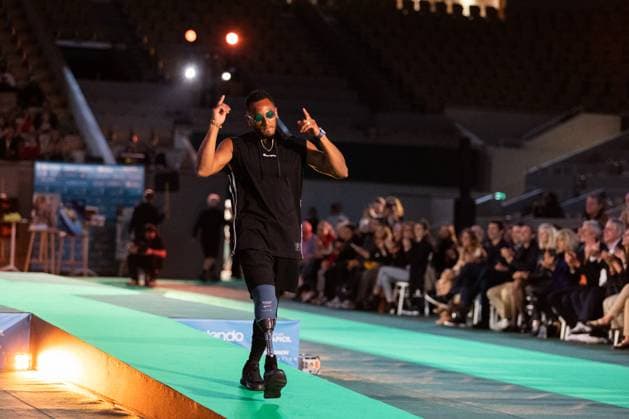 Debout En Bouts fashion show in Paris