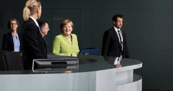 Chancellor Merkel at the award ceremony of the competition startsozial