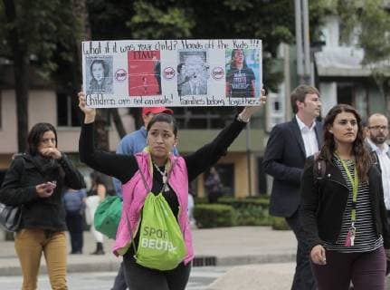 Mexico: Protests before the US Embassy against the practice of family separation in the case of illegal migration