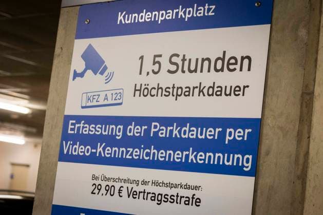 BGH judgement, Expired parking ticket - car may be towed away for a fee, archive images