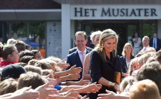 Queen Maxima visits music theatre in Zevenaar