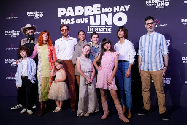 Padre No Hay Mas Que Uno Photocall in Las Palmas