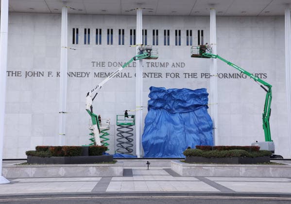 USA, Donald Trump's name must be removed from the Kennedy Center in Washington, archive pictures