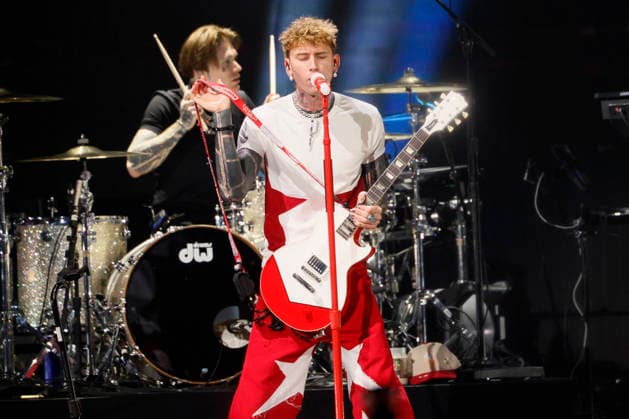 Y100 s iHeartRadio Jingle Ball in Miami