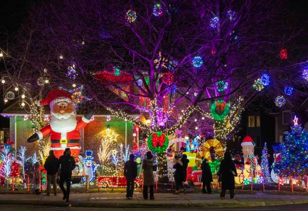 Canada, Christmas lights in Mississauga, Ontario