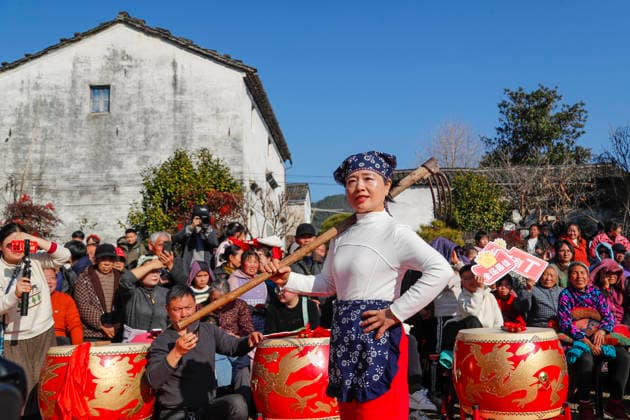 China, village fashion show in Huangshan