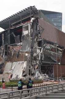 Mexico, collapse of a new shopping center in Mexico City