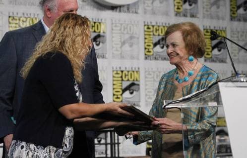 Joye Murchison Kelly Receives Bill Finger Award in San Diego