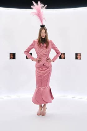 Paris Fashion Week, Valentino fashion show