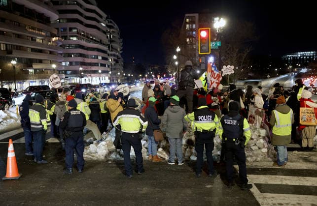 Melania premiere in Washington DC accompanied by protests