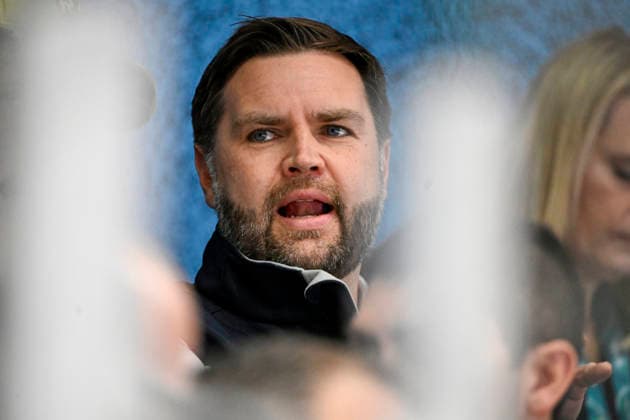 Milano Cortina 2026, JD Vance in the audience at the ice hockey game USA - Finland